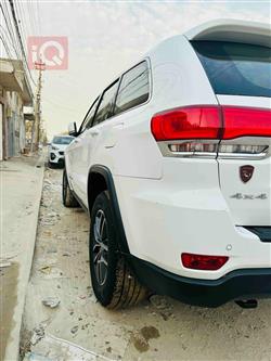 جیپ گراند شیرۆکی